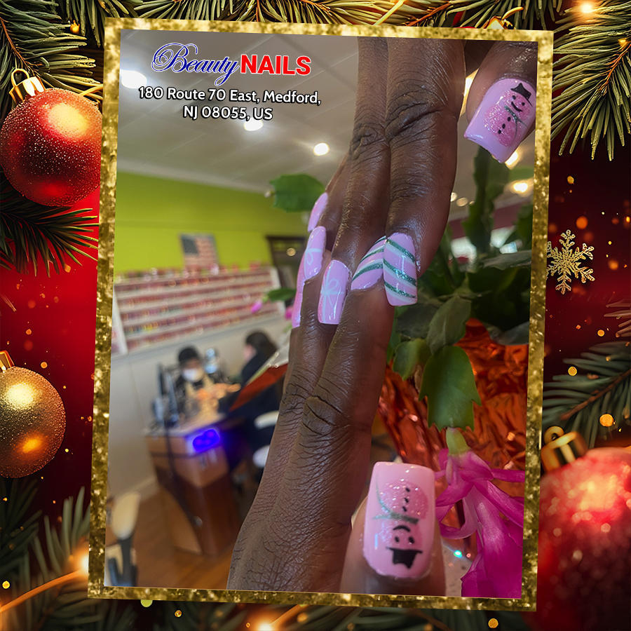 nail design by Beauty Nails